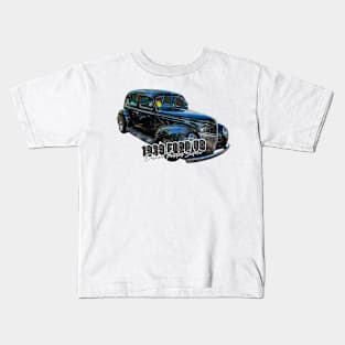 1939 Ford V8 Deluxe Fordor Sedan Kids T-Shirt